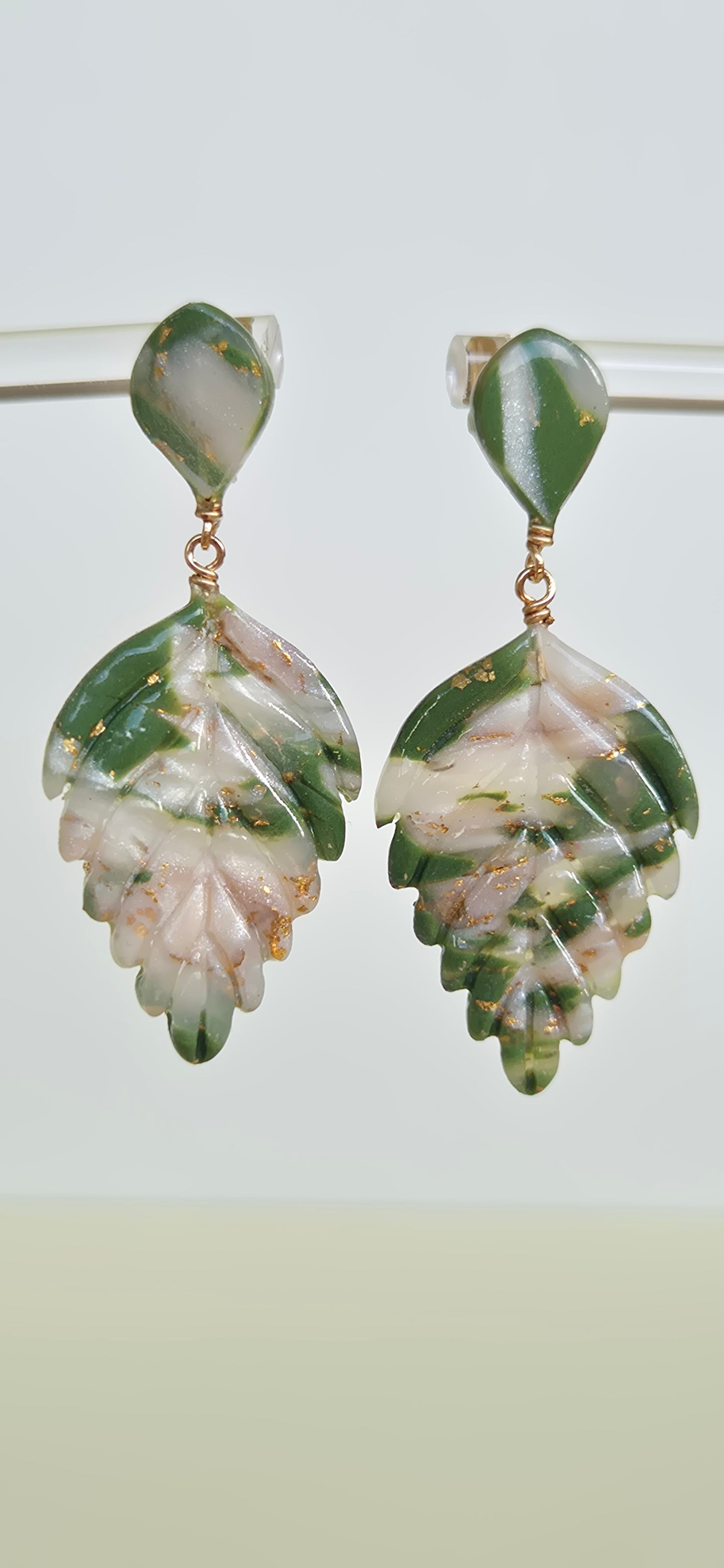 Boucle d'oreille Feuilles Nacrées