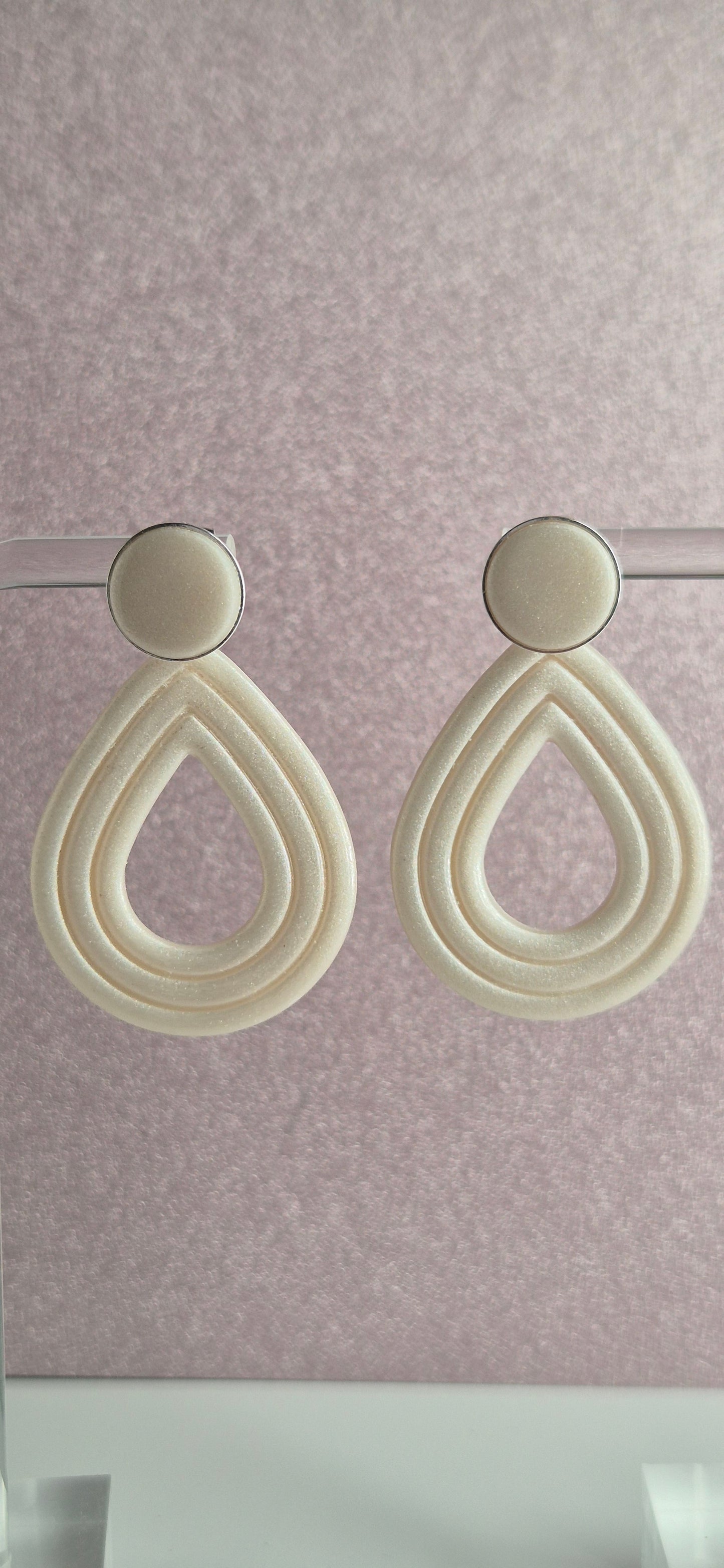 Clou Pendant Goutte Blanc Nacré